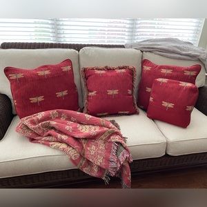Throw pillows and throw set